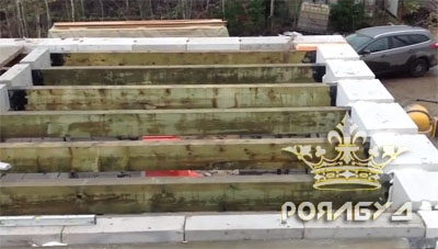 Перший ряд газобетону другого поверху Перший ряд газобетону другого поверху фото